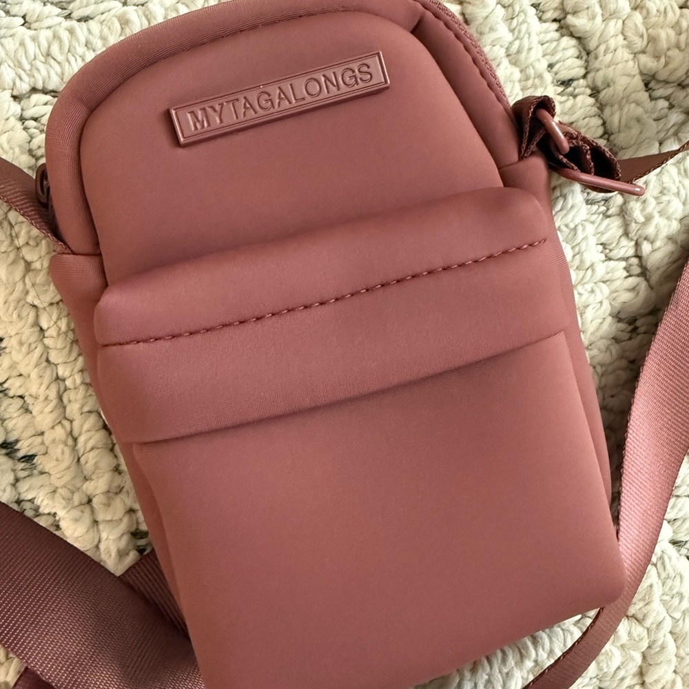 MYTAGALONGS Desert Rose Neoprene Mini Crossbody Bag for Women